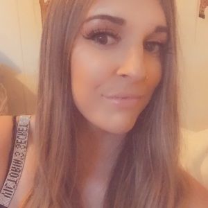 Meet your Posher, Alicia